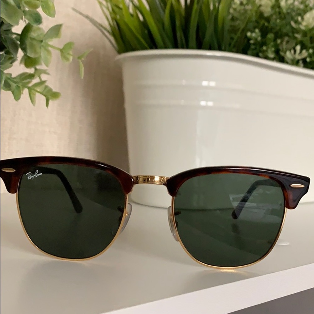 Ray-Ban Clubmaster Classic Polished Tortoi…